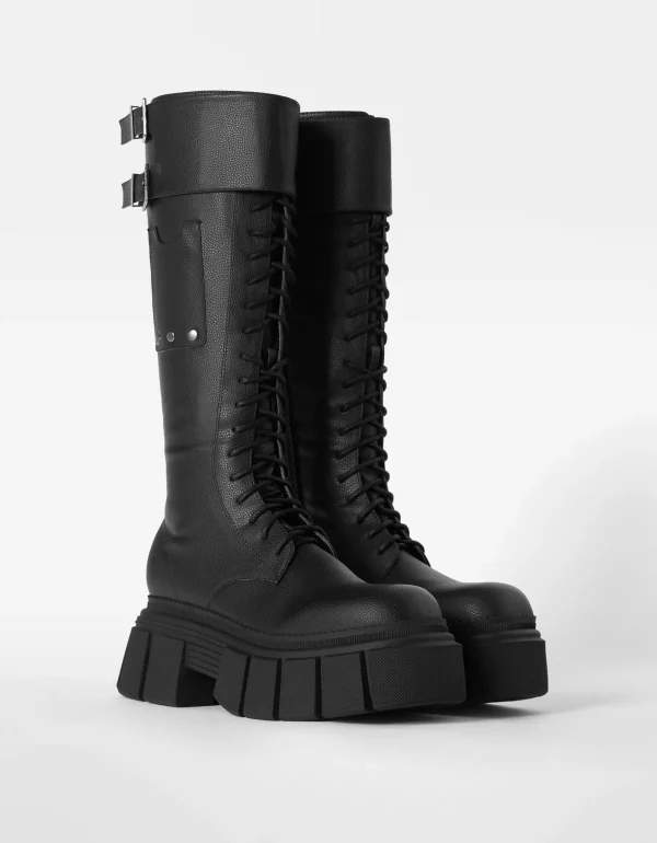 Bota acordonada track detalle bolsillo-BERSHKA Outlet