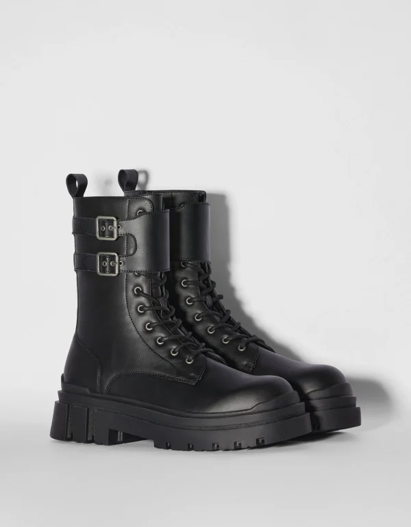 Botas acordonadas detalle hebillas hombre-BERSHKA Best