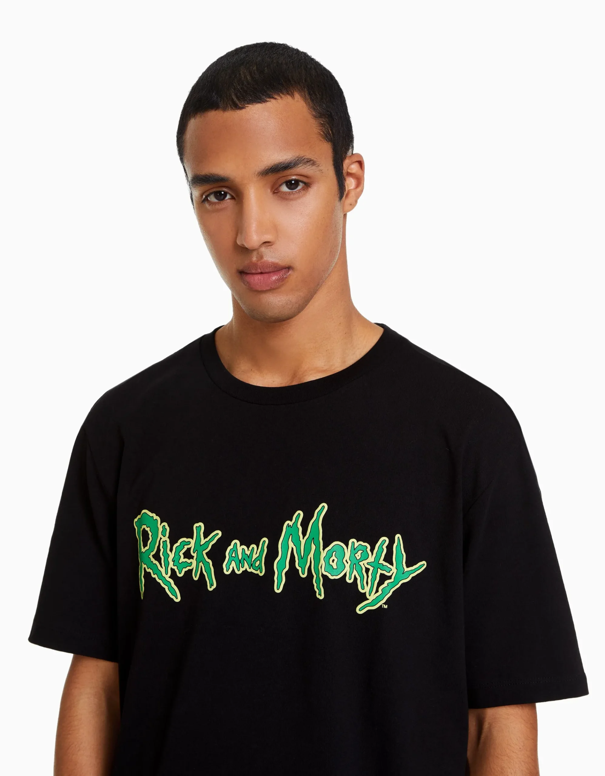 Camiseta manga corta regular fit print RickMorty-BERSHKA Outlet