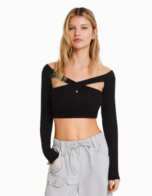 Camiseta manga larga escote cruzado-BERSHKA Online