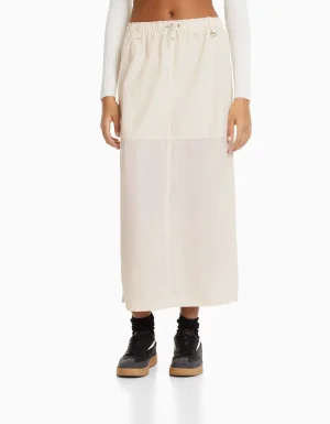 Falda midi efecto nylon-BERSHKA Fashion
