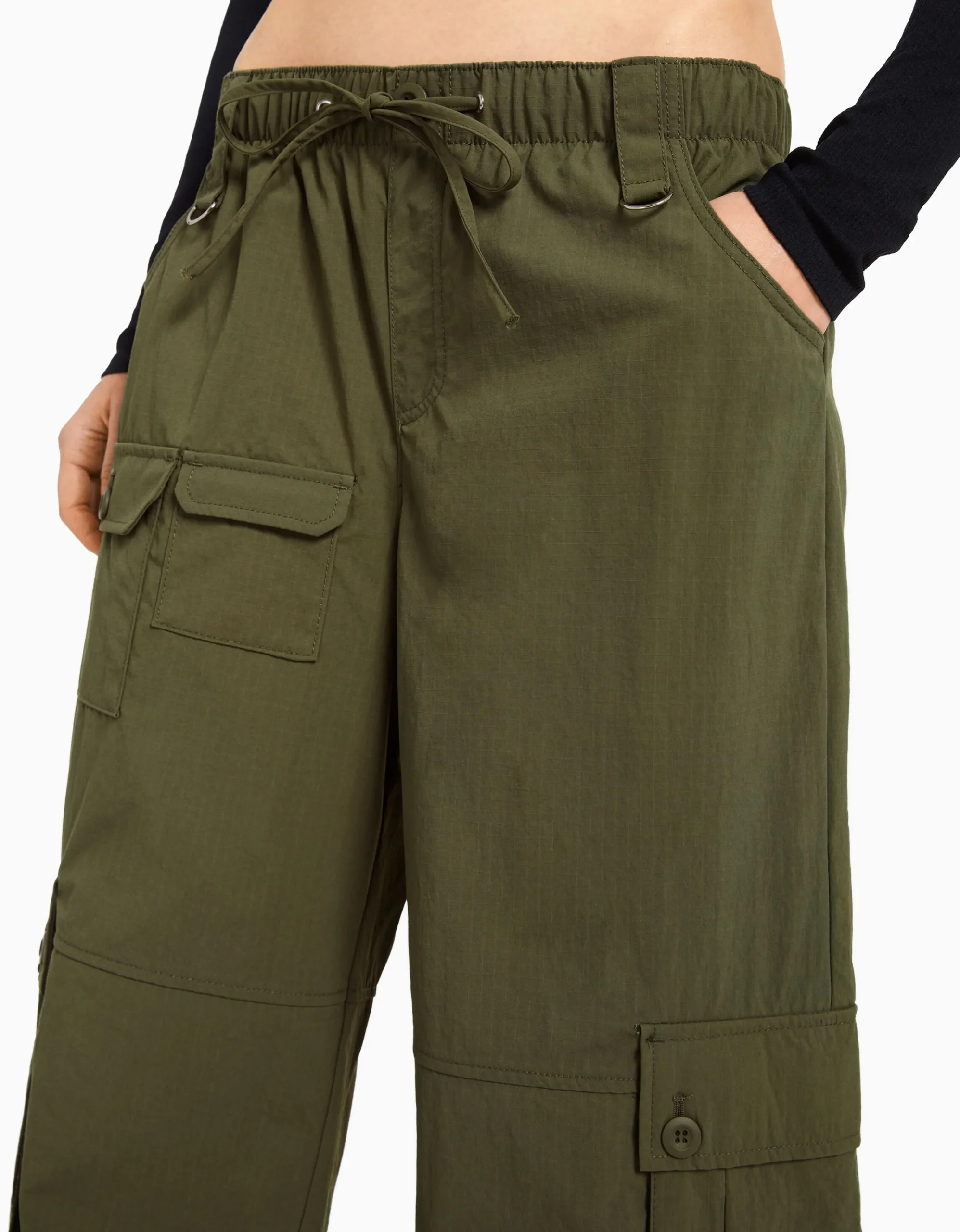 Pantalón cargo wide leg multipocket-BERSHKA Shop