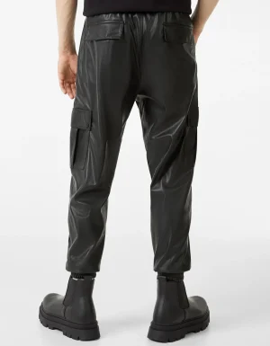Pantalón jogger cargo efecto piel-BERSHKA Discount