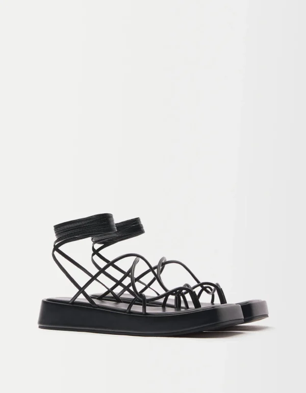 Sandalia plana plataforma atada-BERSHKA Outlet