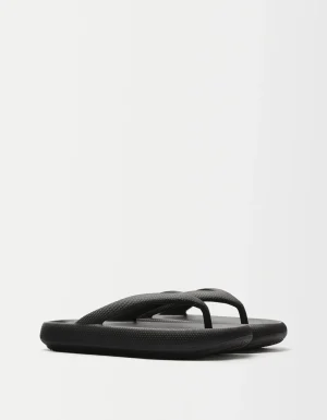 Sandalia plana textura hombre-BERSHKA Online